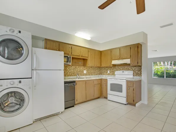 1919 Doffer Ln #1933, North Palm Beach, FL 33408