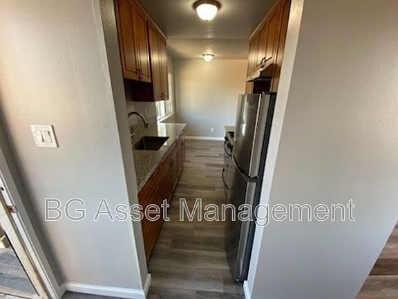 3rd image of 2417 Northrop Ave APT 4