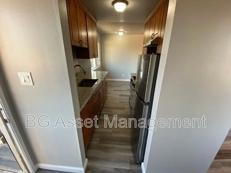 2417 Northrop Ave #4 — Photo 3