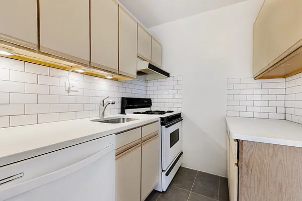 Rented by Level Group | media 9