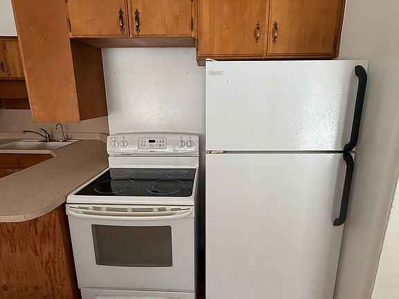 4th image of 416 4th St
