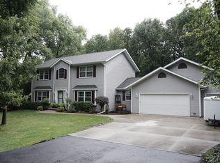 1978 Scarlet Oak Trl, Oshkosh, WI 54904