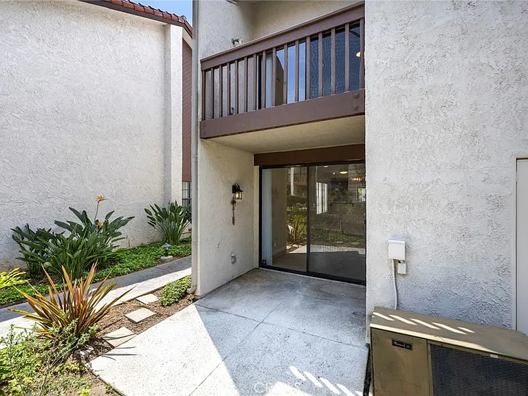 319 Molokai Dr — Photo 13