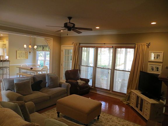 Open Floorplan - Living Room 