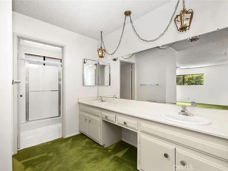 5 Carol Pine Ln — Photo 35