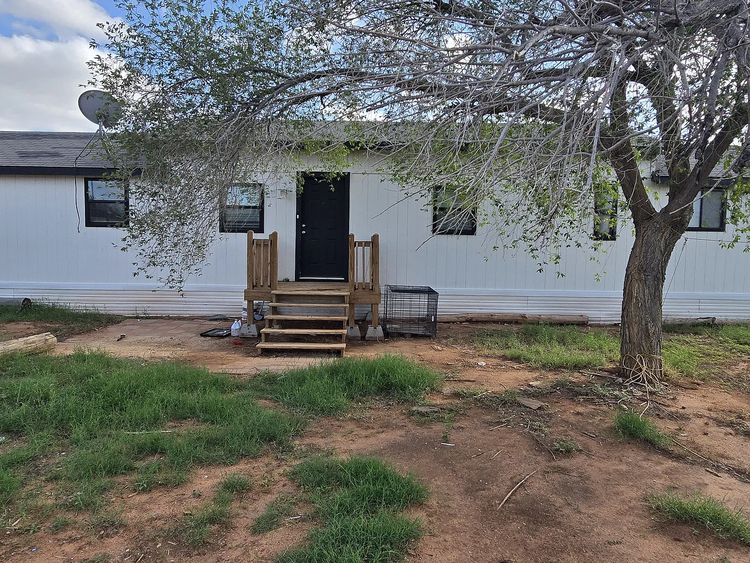 3 bed, 1200 sqft, $1,200 — Photo 1