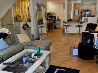 711 W Briar Pl #1, Chicago, IL 60657