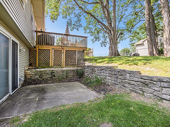 4th image of 2821 Montreat Dr NE