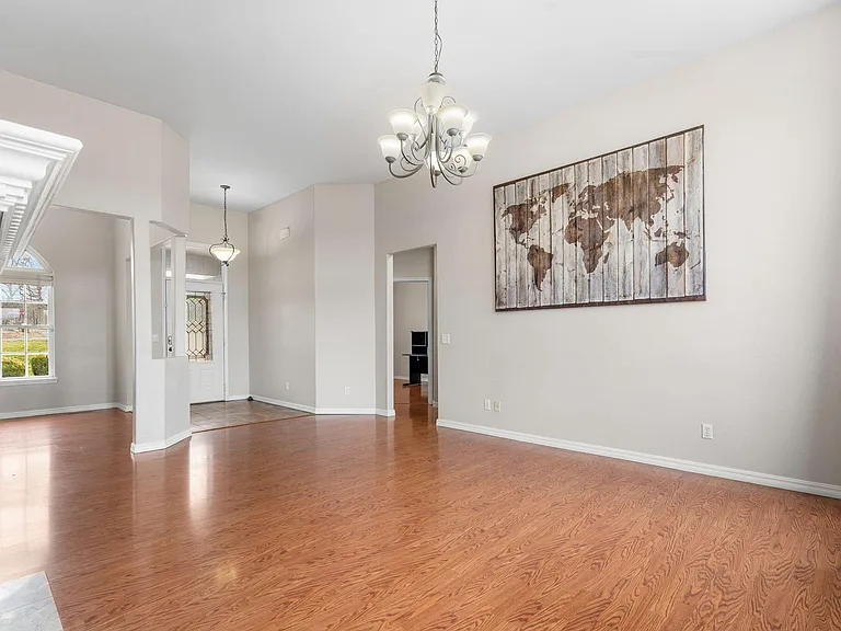 852 Silvercliff Way — Photo 23