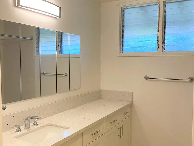 2702 Manoa Rd — Photo 9