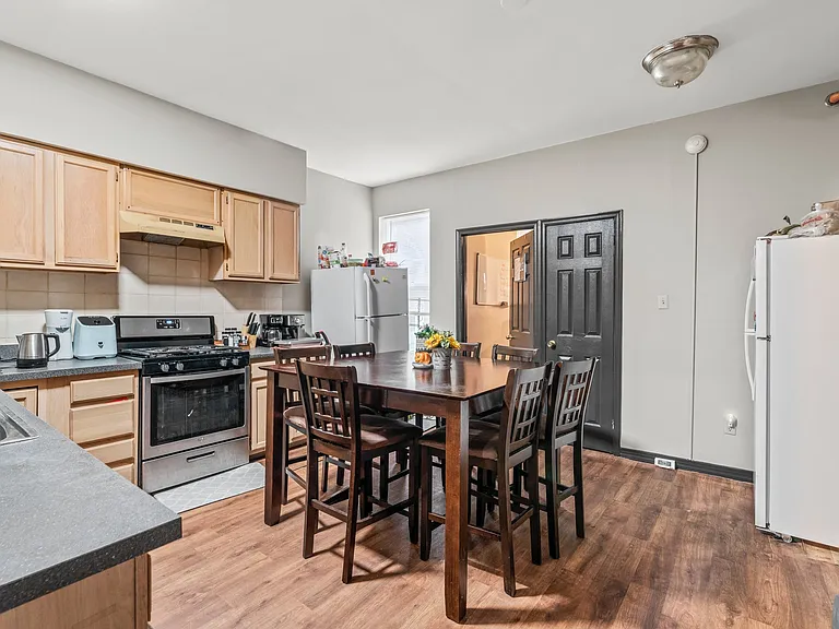 4127 Woodland Ave — Photo 1