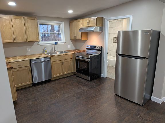 2nd image of 94 Liberty St #1