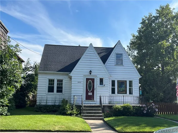 3057 Orleans Ave, Niagara Falls, NY 14303