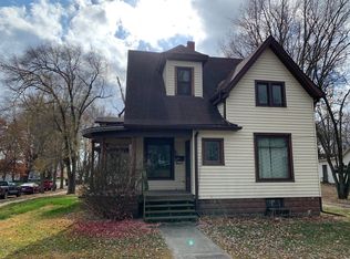 307 E Madison St, Mackinaw, IL