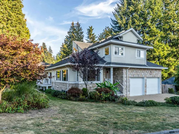 559 Bosworth St, Coquitlam, BC V3J 3V1