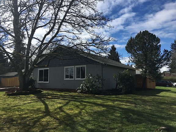 3rd image of 4012 NE 125th Ct