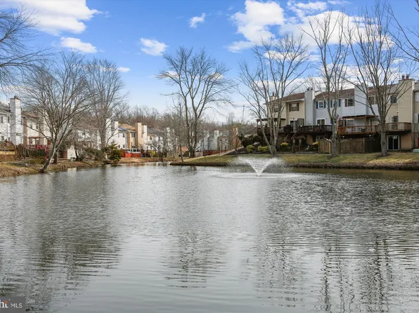 7100 Lake Cove Dr, Alexandria, VA 22315