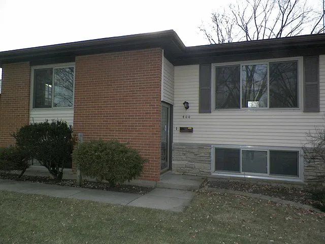 400 Crescent Dr photo 1