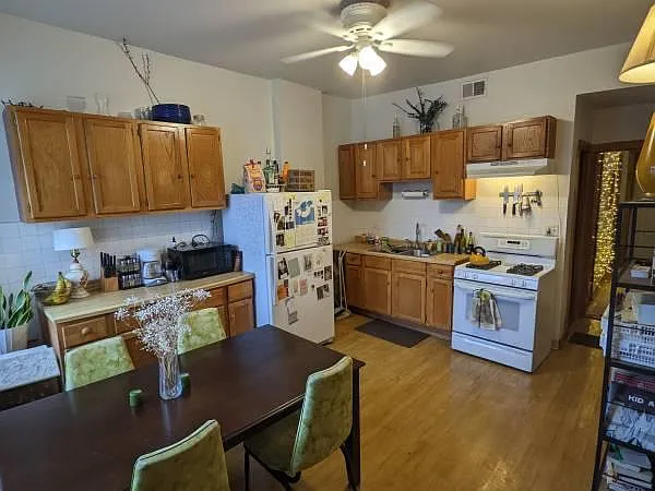 852 N Hoyne Ave #2R — Photo 3