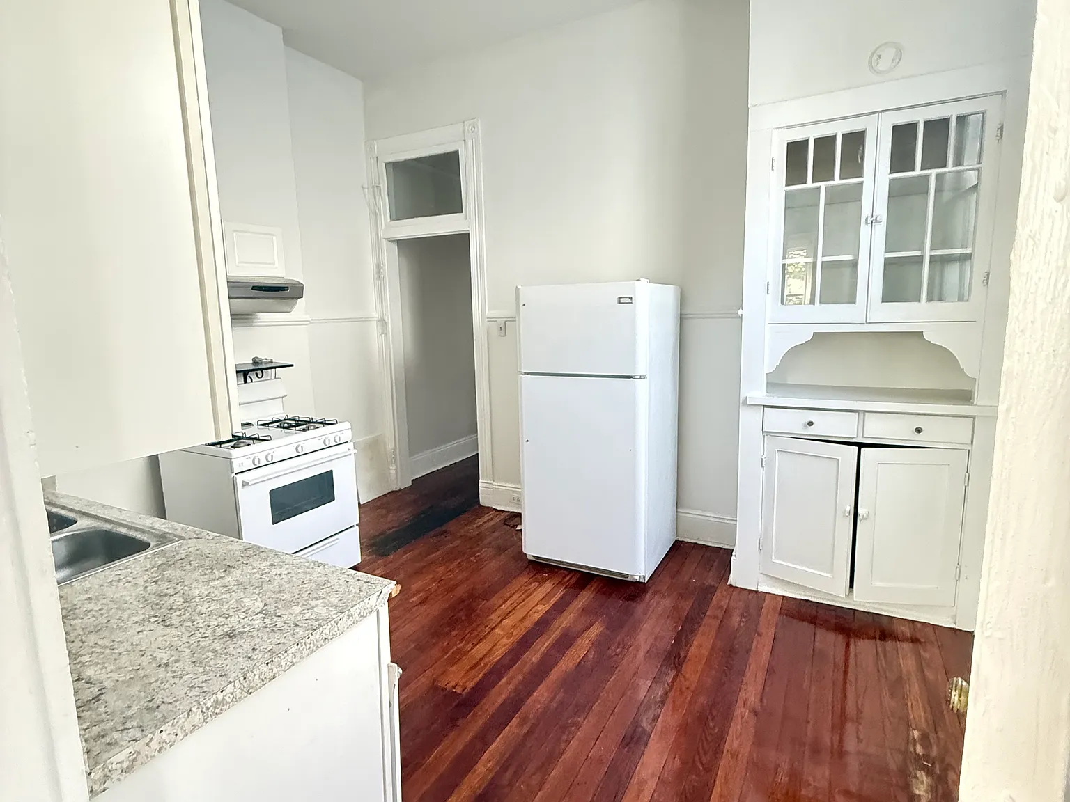 2 bed, 1400 sqft, $1,850 — Photo 4
