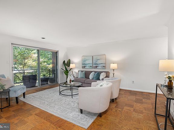3rd image of 10204 Rockville Pike APT 201