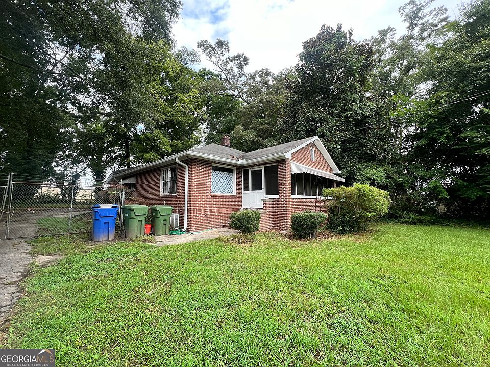 2nd image of 1420 Bolton Rd NW
