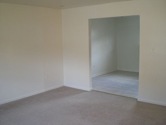 4th image of 3310 Pierson Dr