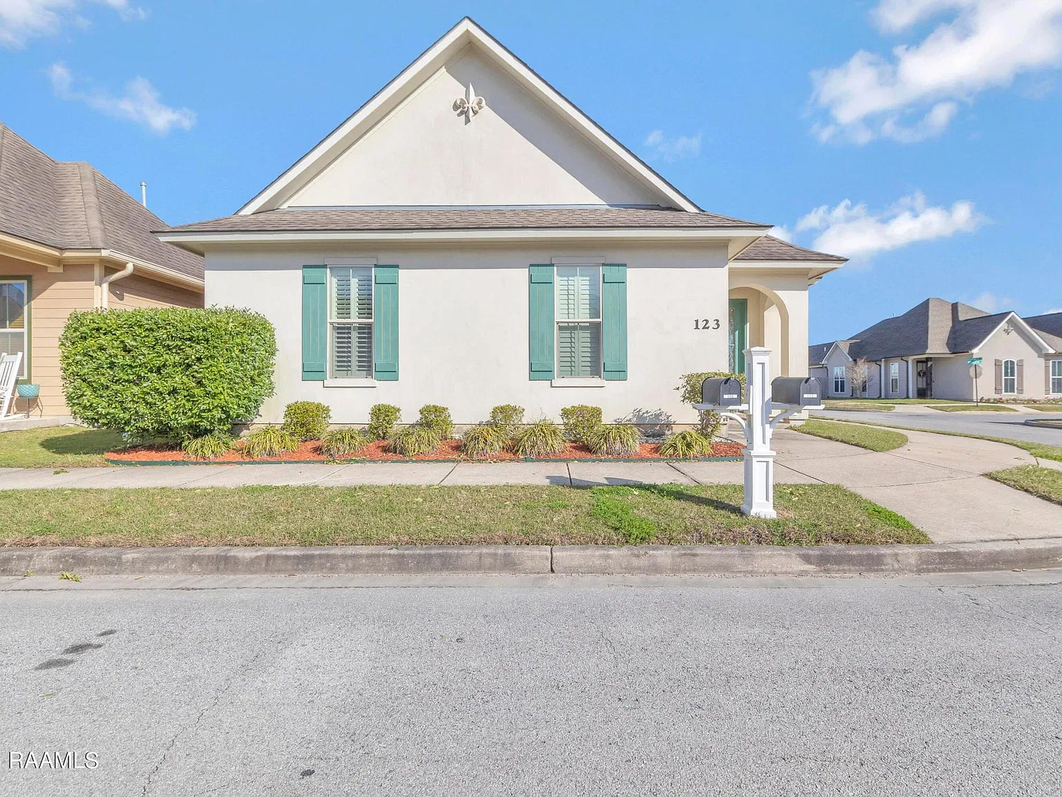 3 bed, 1596 sqft, $2,000 — Photo 2