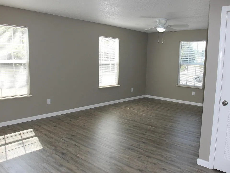 Large Living Room, Vinyl Planking