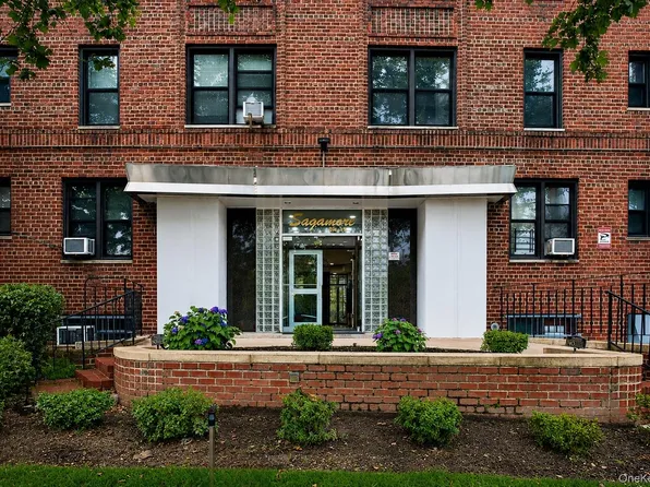 84-31 Van Wyck Expressway #2B, Briarwood, NY 11435