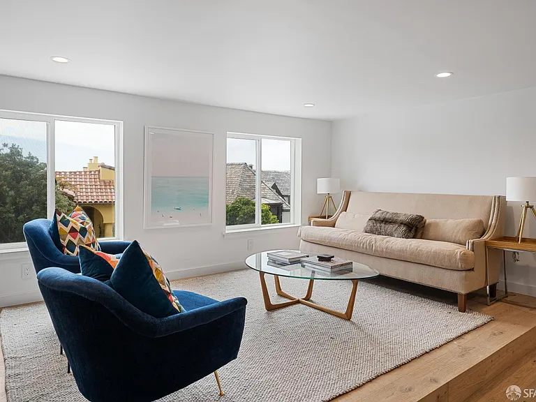 628 Los Palmos Dr — Photo 17