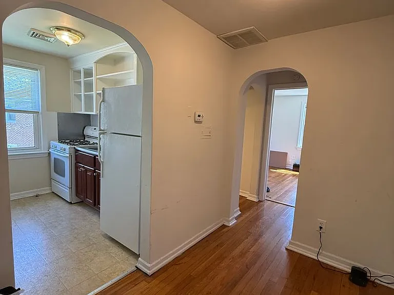 203 Reading Ave #&-302 — Photo 8