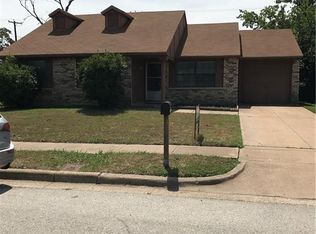 532 Sandstone Dr, Fort Worth, TX 76120