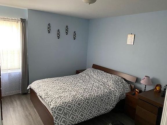 4th image of 3 Stanford Dr