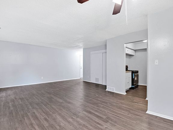 4th image of 913 N 72nd St #905-K