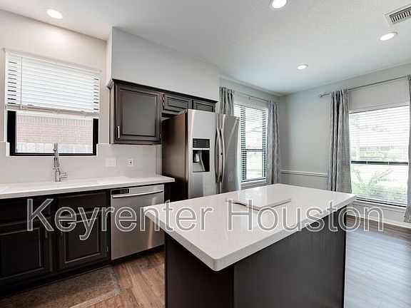 5th image of 926 Sunrise Knoll Way