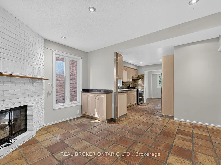 109 Robert Hicks Dr — Photo 13