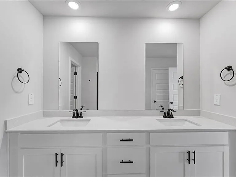 2929 Sweet Red Cir — Photo 45