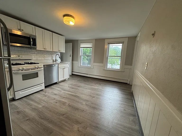 13 Quincy St #B — Photo 6