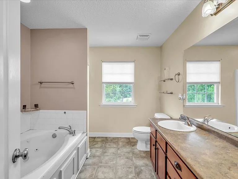 256 Savannah Ln — Photo 34