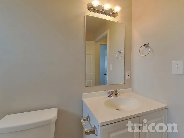 207 Roger St — Photo 11