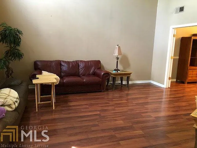 1811 Hickory Creek Ct NW — Photo 5