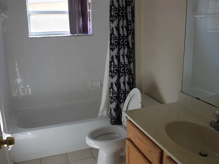 4352 Fox Glen Loop — Photo 14