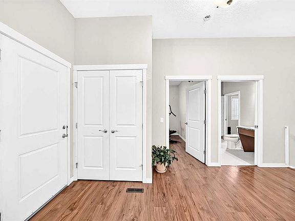 5th image of 92 Evansfield Pl NW