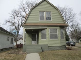 621 1st St NW, Watertown, SD 57201