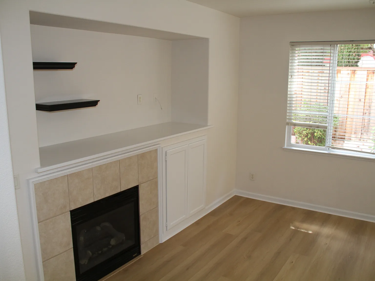 4 bed, 2.5 bath, 1602 sqft, $6,000 — Photo 4