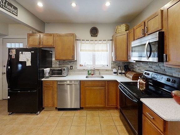3rd image of 57 Wildwood Ave