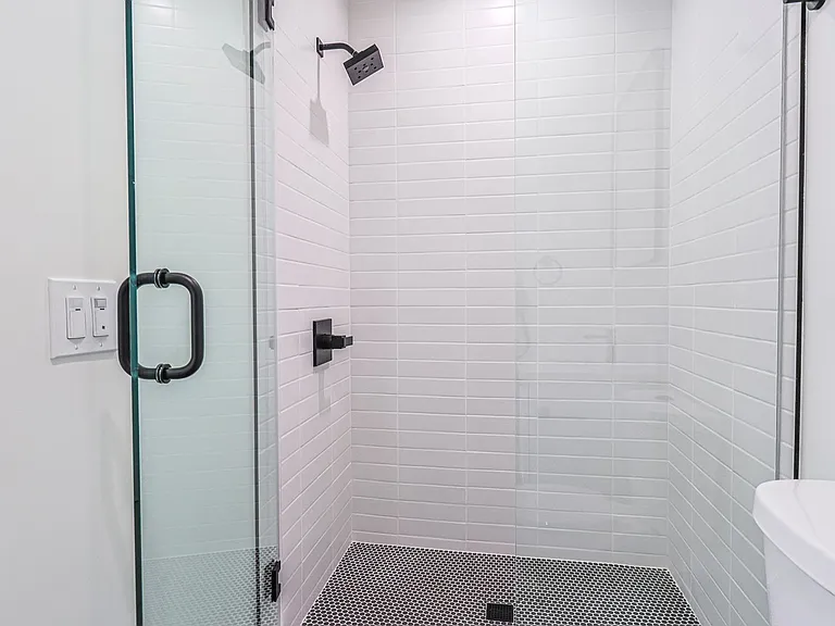1227 N June St #1227 — Photo 20