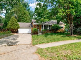 21462 Berg Rd, Southfield, MI 48033