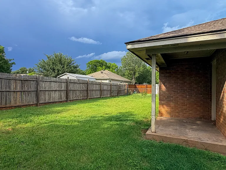 1202 Spell Ave — Photo 26